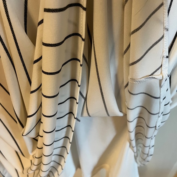 Brand new mango strips dress. Size S - Picture 2 of 4